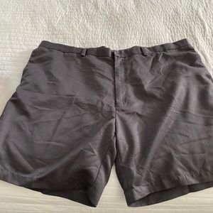 Roundtree & York Casuals brand shorts.